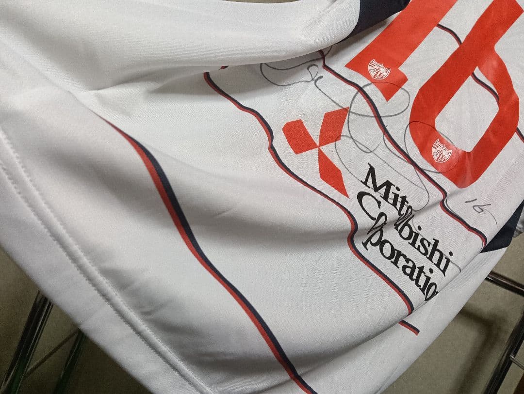 【激レア・美品】 FC東京 ネイサン・バーンズ サイン入り2016Aユニフォーム