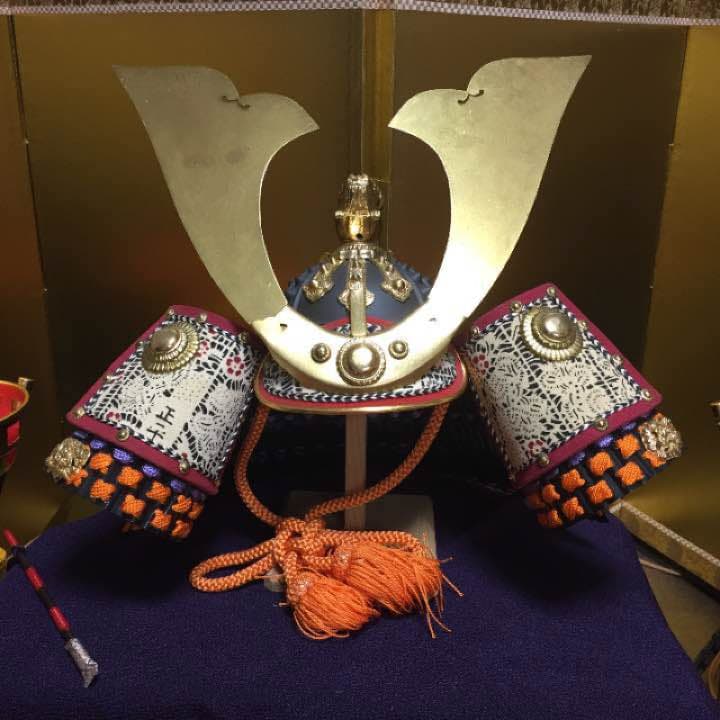 久月 五月人形セット （兜、弓、太刀、陣太鼓、金びょうぶ付き）