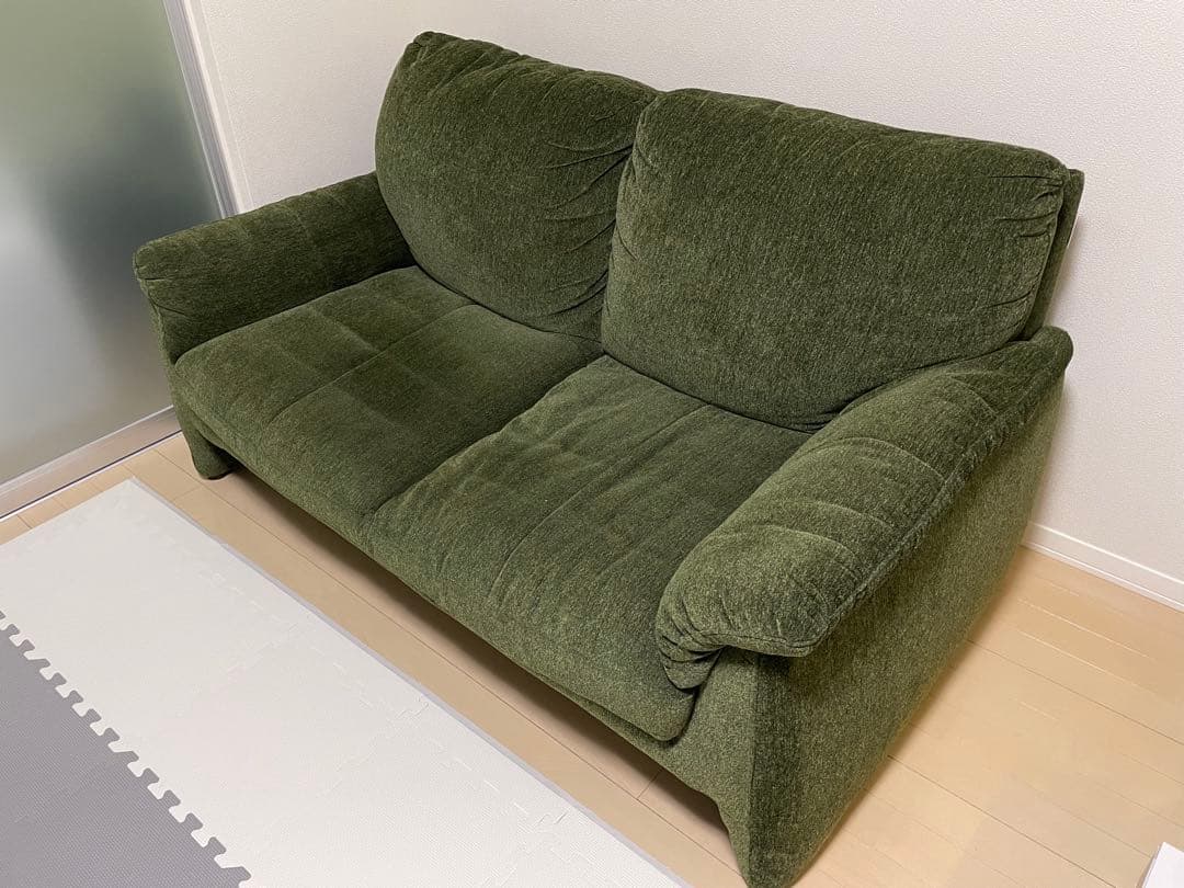 オリーブグリーン 2人掛けソファ
