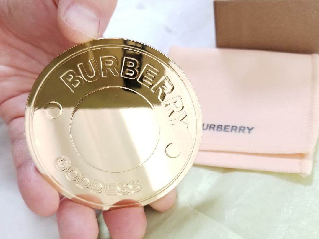 バーバリー新品未使用ミラー 未使用近ヘアゴム ノバチェックベージュ美品2点セット