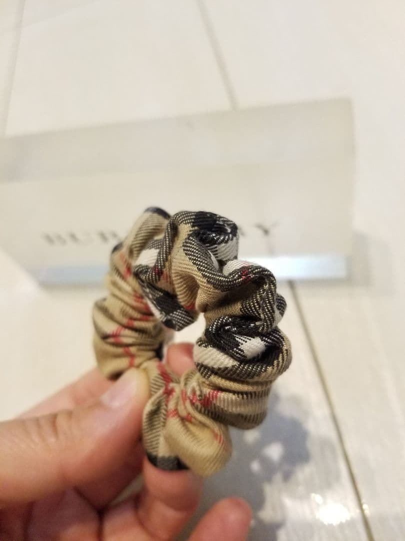 バーバリー新品未使用ミラー 未使用近ヘアゴム ノバチェックベージュ美品2点セット