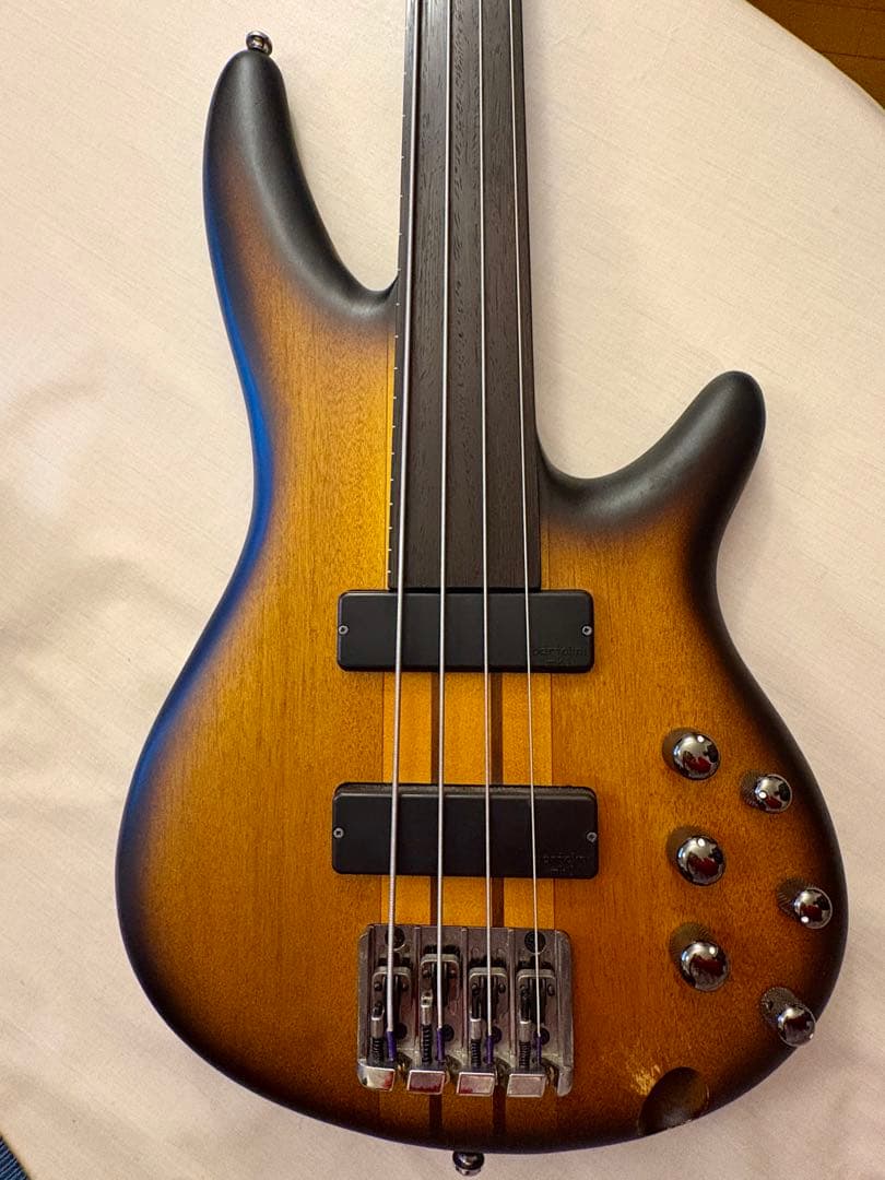 【中古品】SRF700 サンバースト エレキベース