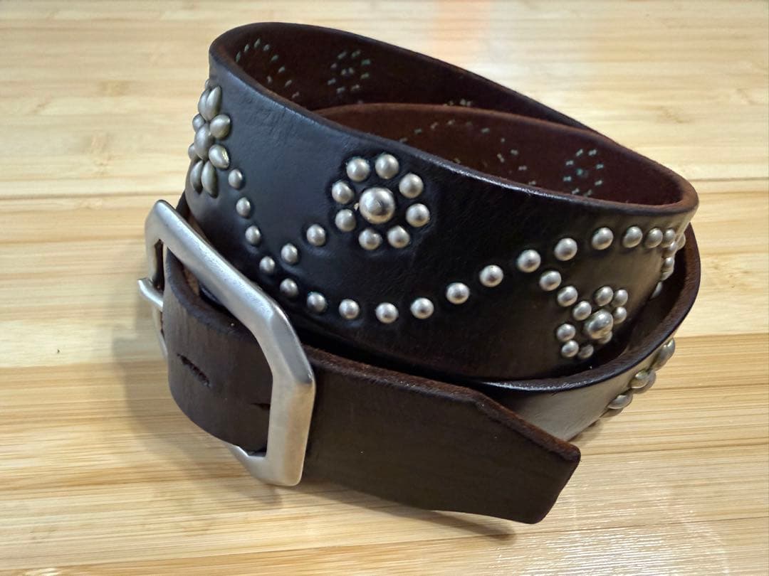 ⭐️HTC⭐️フラワーベルト⭐️ブラック(茶芯)レザー×シルバースタッズ⭐️36インチ
