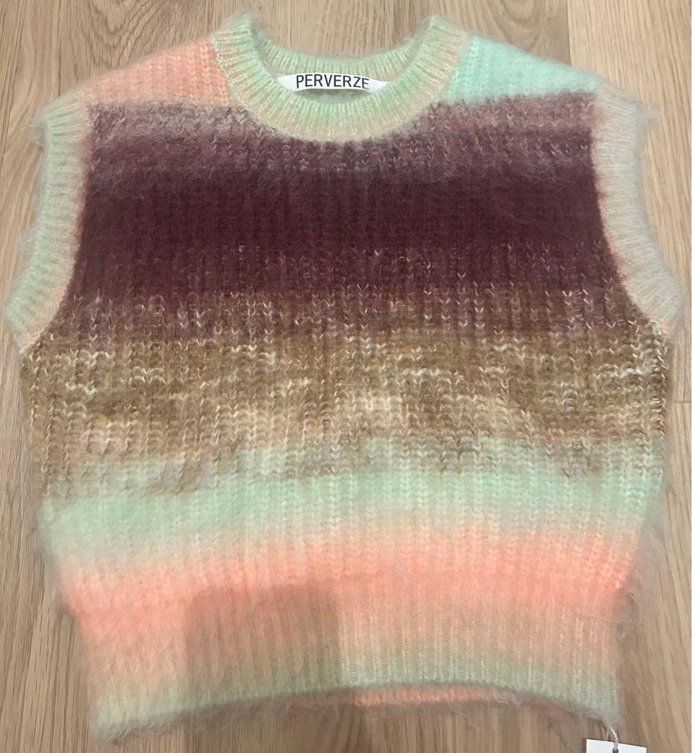 トップス PERVERZE Gradient Stripe Vest Pink