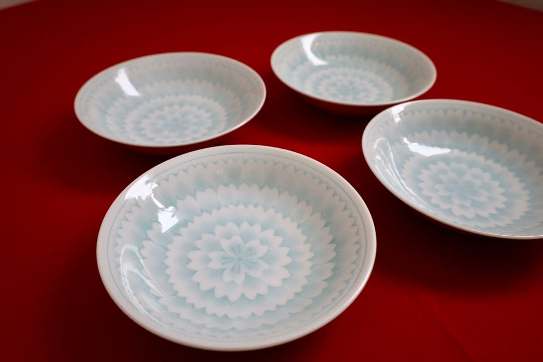 陶磁器【有田焼　昭峰窯　菊模様　4客】