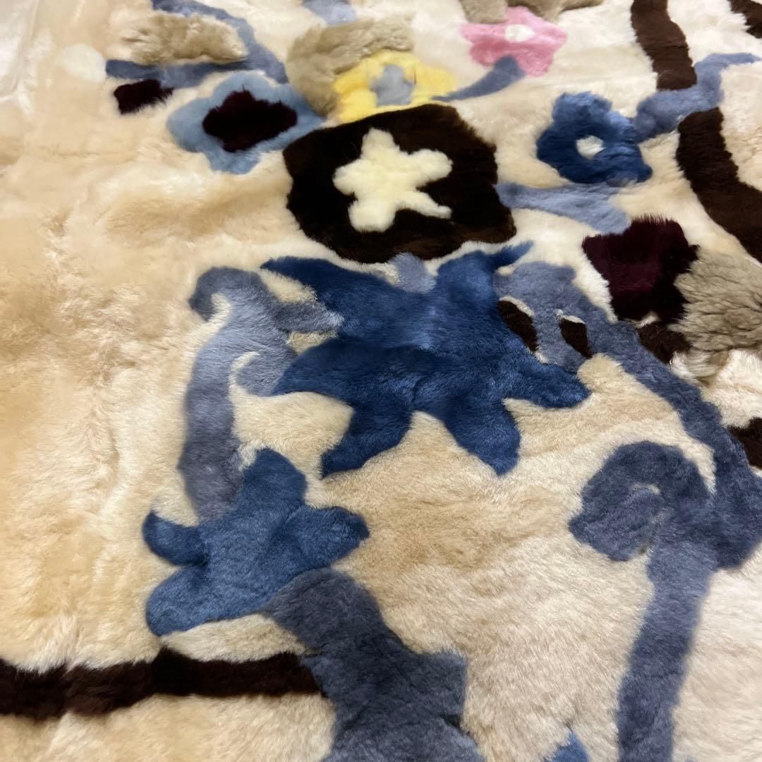 昭和レトロな花柄刺繍ムートンシーツ