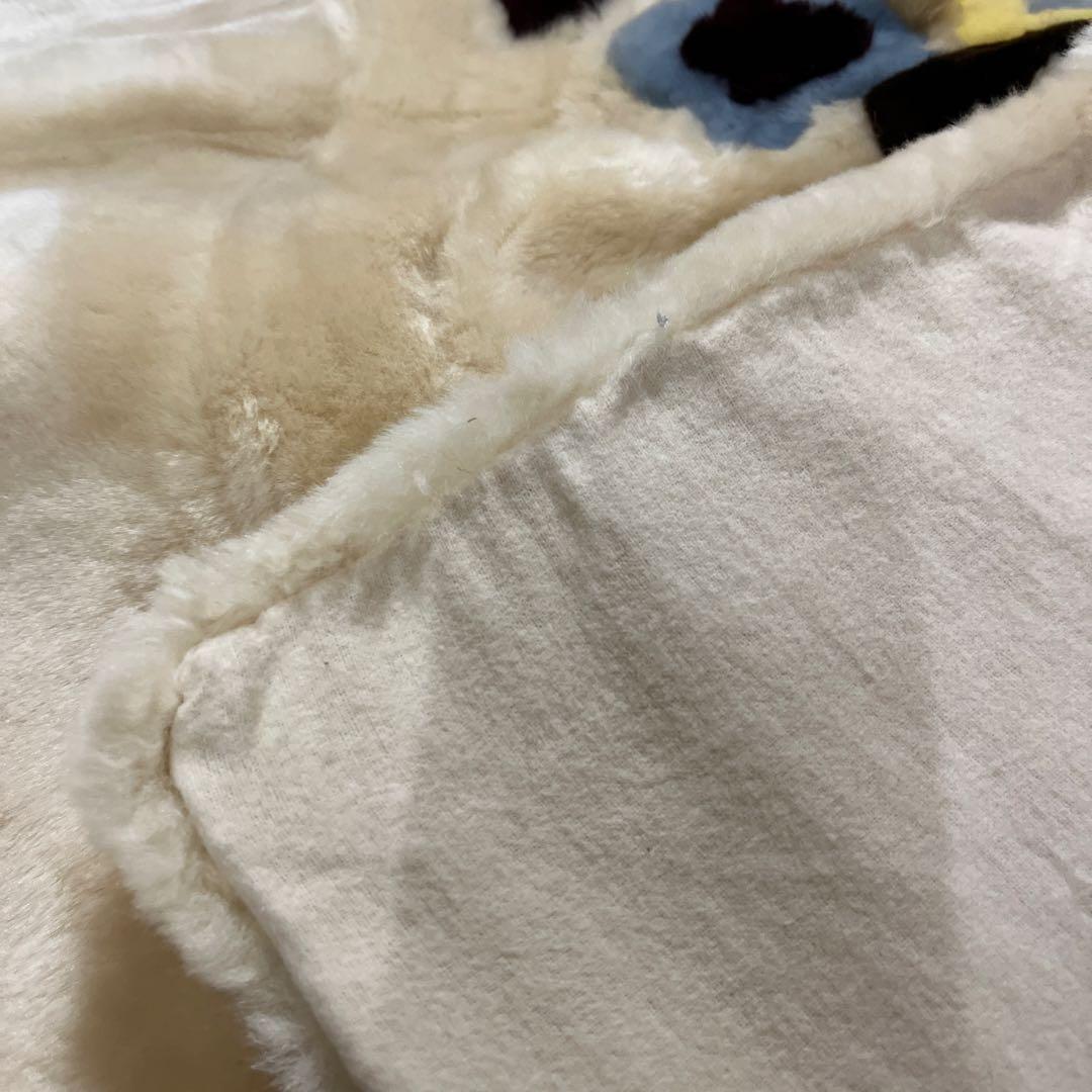 昭和レトロな花柄刺繍ムートンシーツ