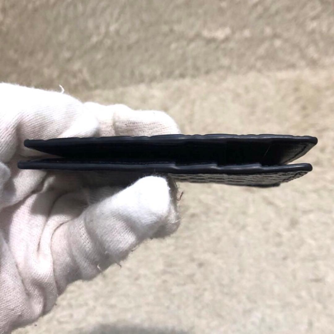 未使用級✨グッチ レザー　二つ折り財布 マイクロシマ ブラック　メンズ