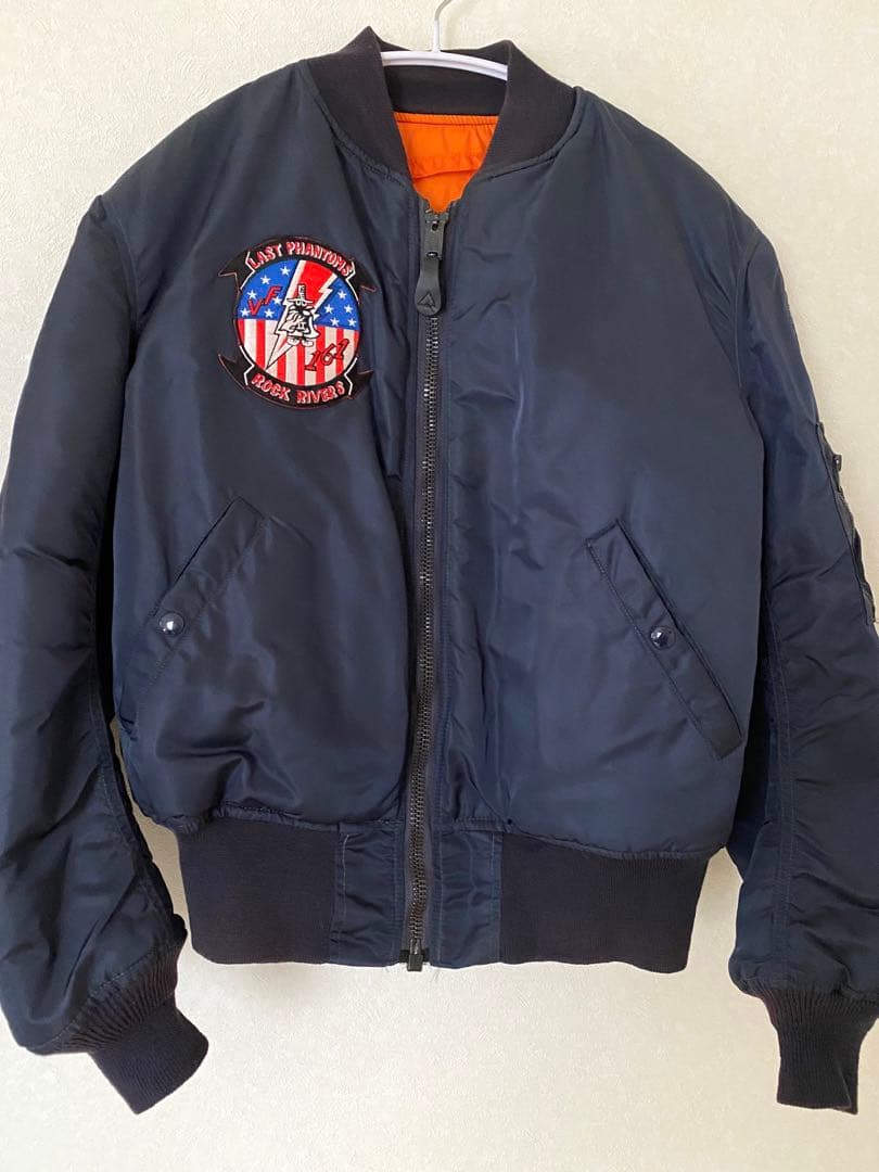 汐*ん様 アルファ　ALPHA MA-1 68モデル USA製 ネイビー アメリ