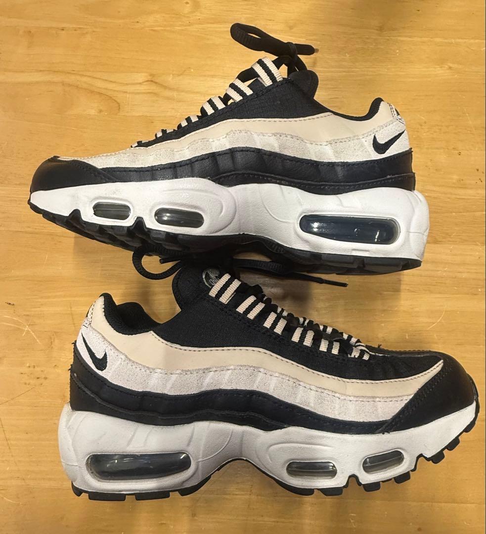 希少限定カラー NIKE エアマックス95 レディース　22.5cm