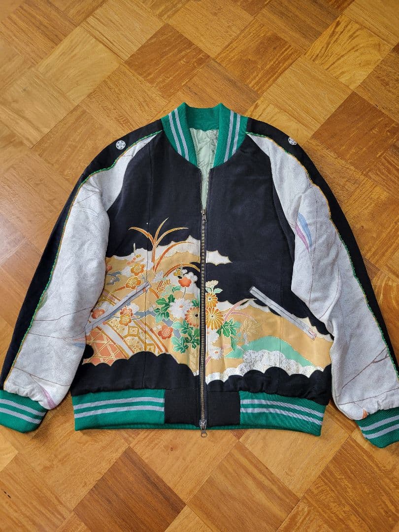 め1223着物リメイク正絹古布黒留袖江戸褄ヴィンテージスカジャンハンドメイド