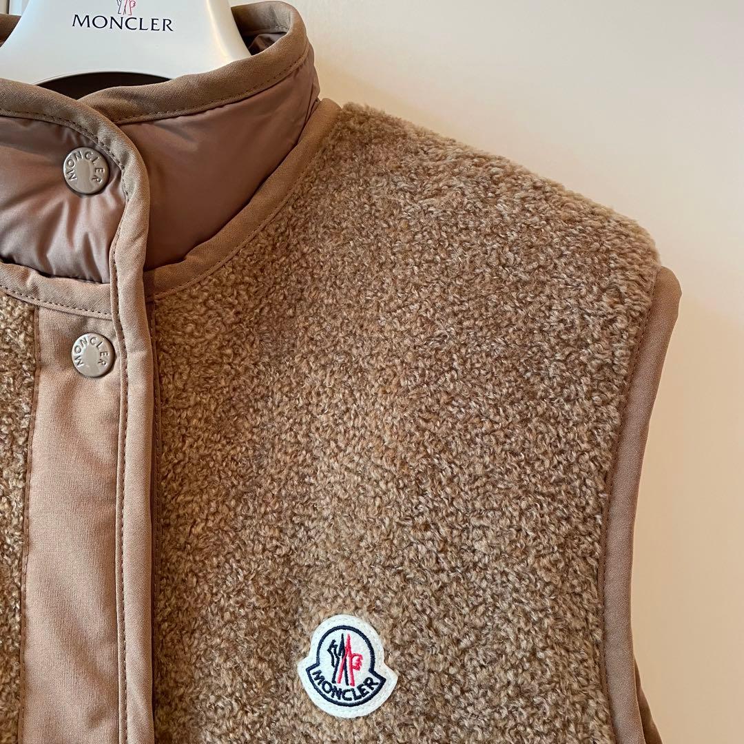 新品正規店購入モンクレール　BOSTベスト　テディ　¥281,600 ダウン