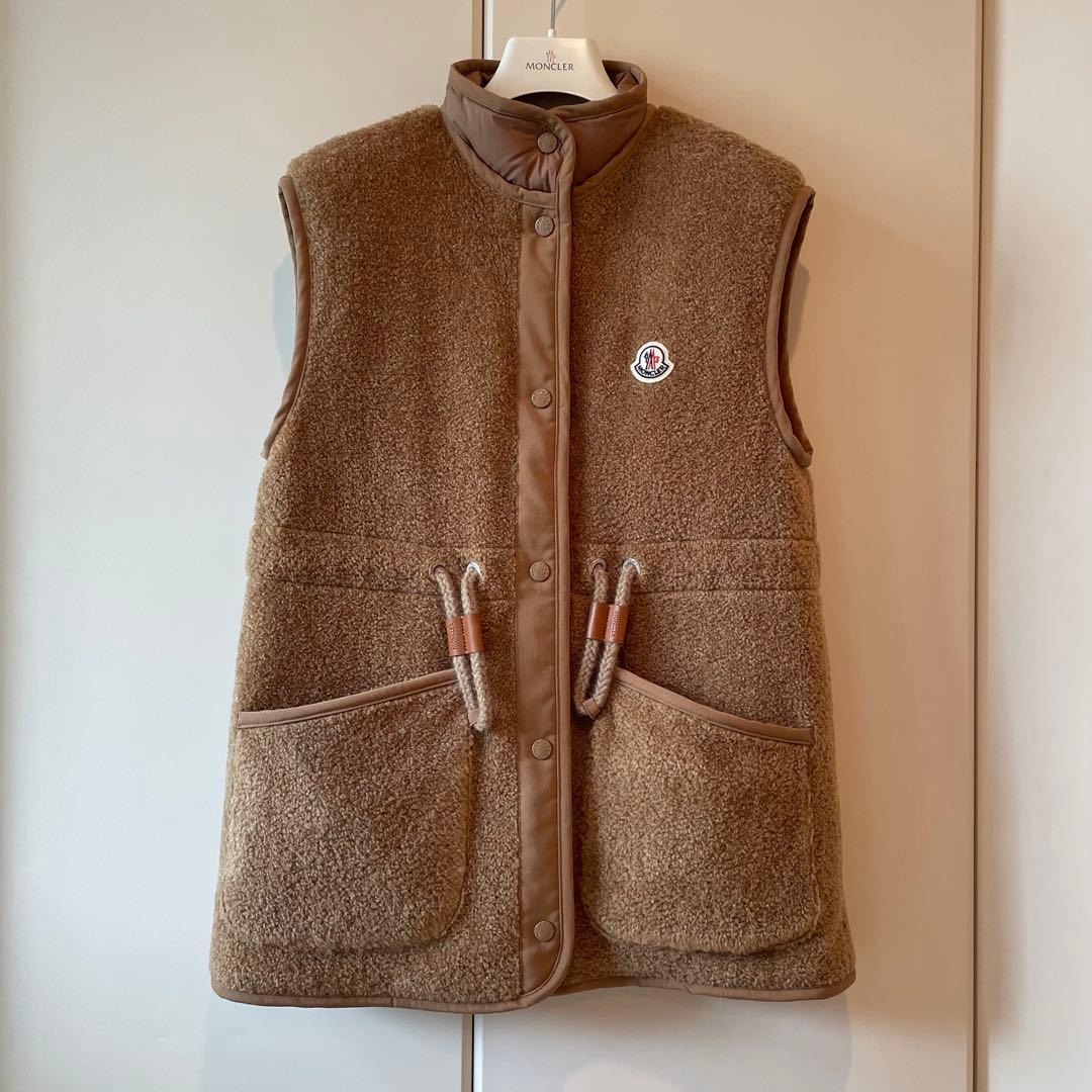 新品正規店購入モンクレール　BOSTベスト　テディ　¥281,600 ダウン