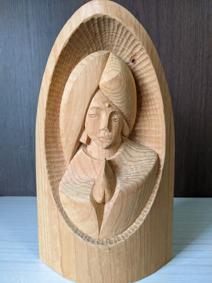 木彫立体　平和観音さまシリーズ　　　　　作品番号 E−6　彫刻家　岩村一博