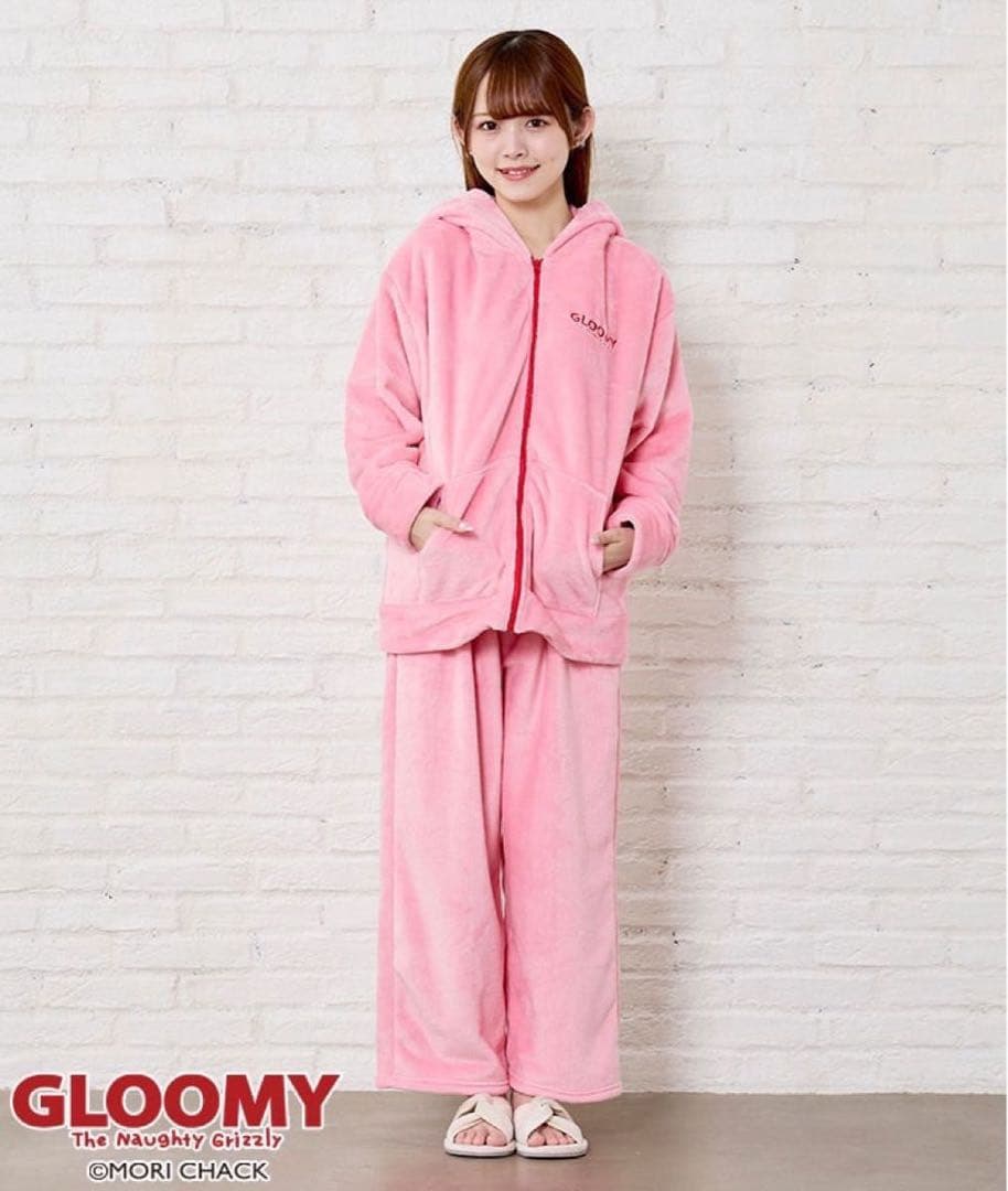 GLOOMY ルームウェア