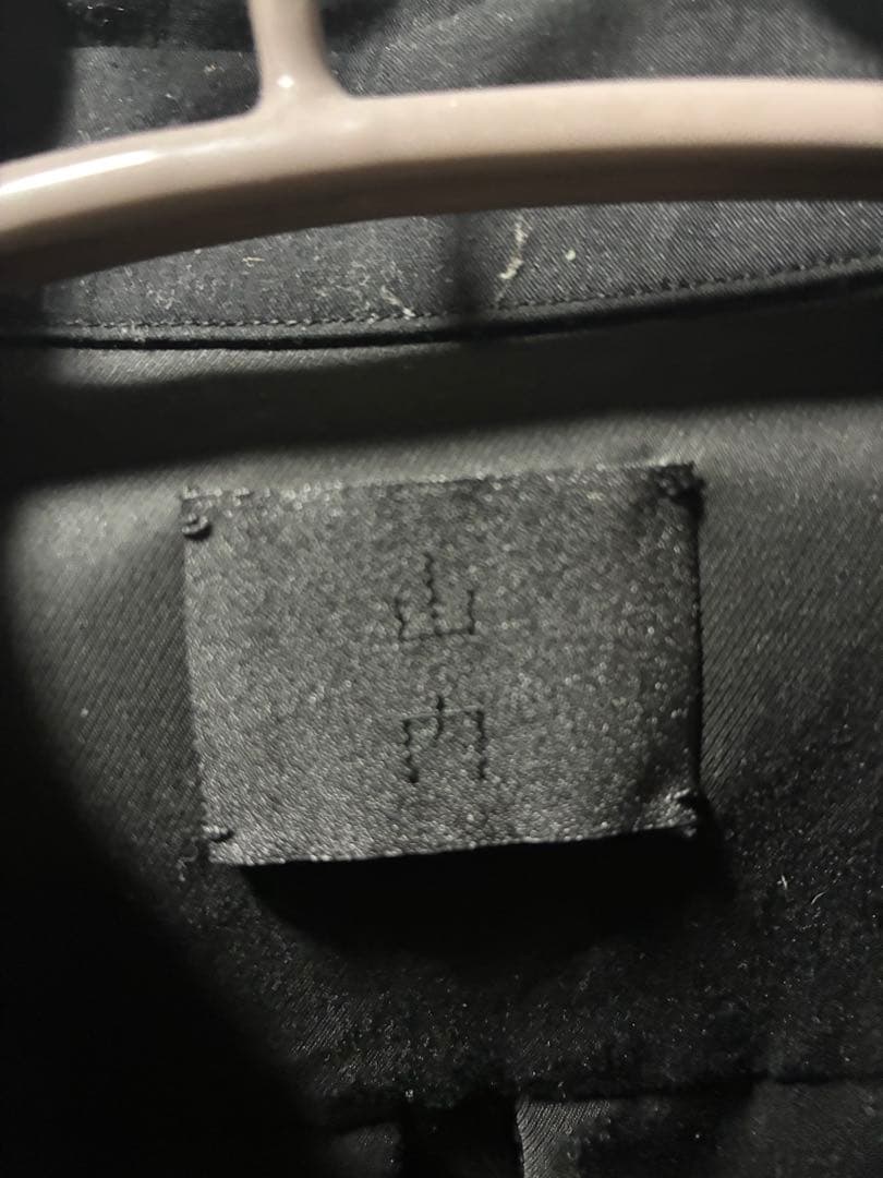 山内　黒の長袖シャツ サイズ<3