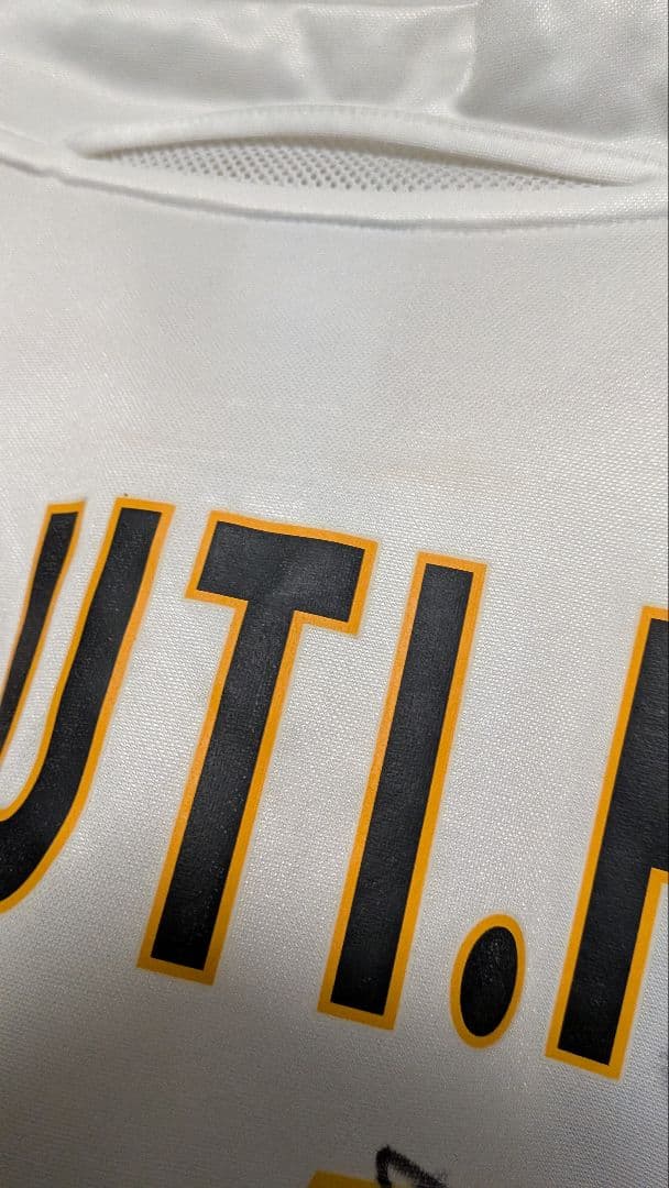 グティ　サイン入り　ユニフォーム　レアルマドリード　スペイン