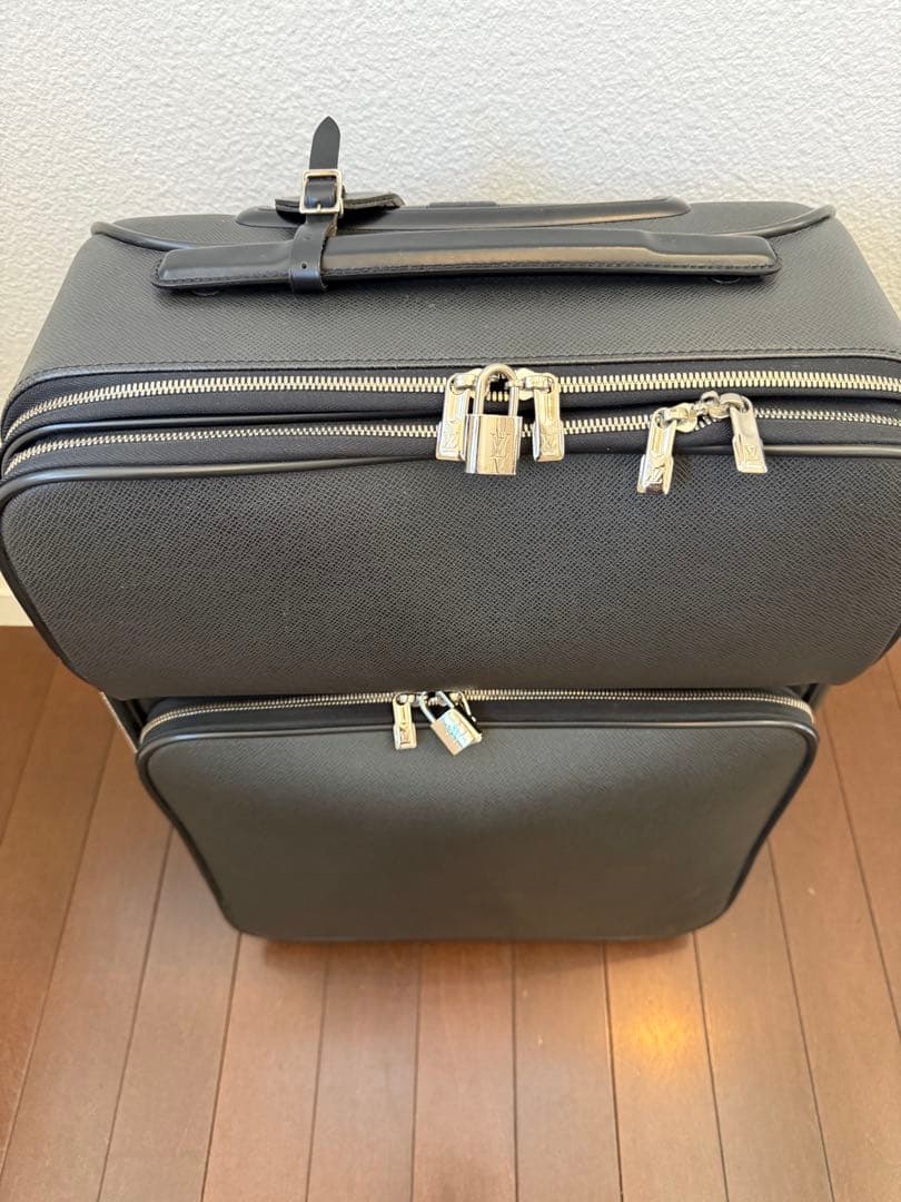 LOUIS VUITTON（ルイ・ヴィトン）キャリースーツケース