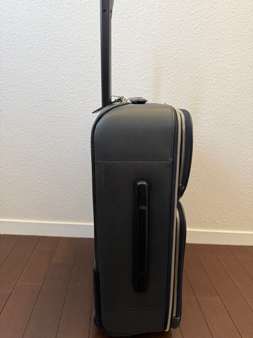 LOUIS VUITTON（ルイ・ヴィトン）キャリースーツケース