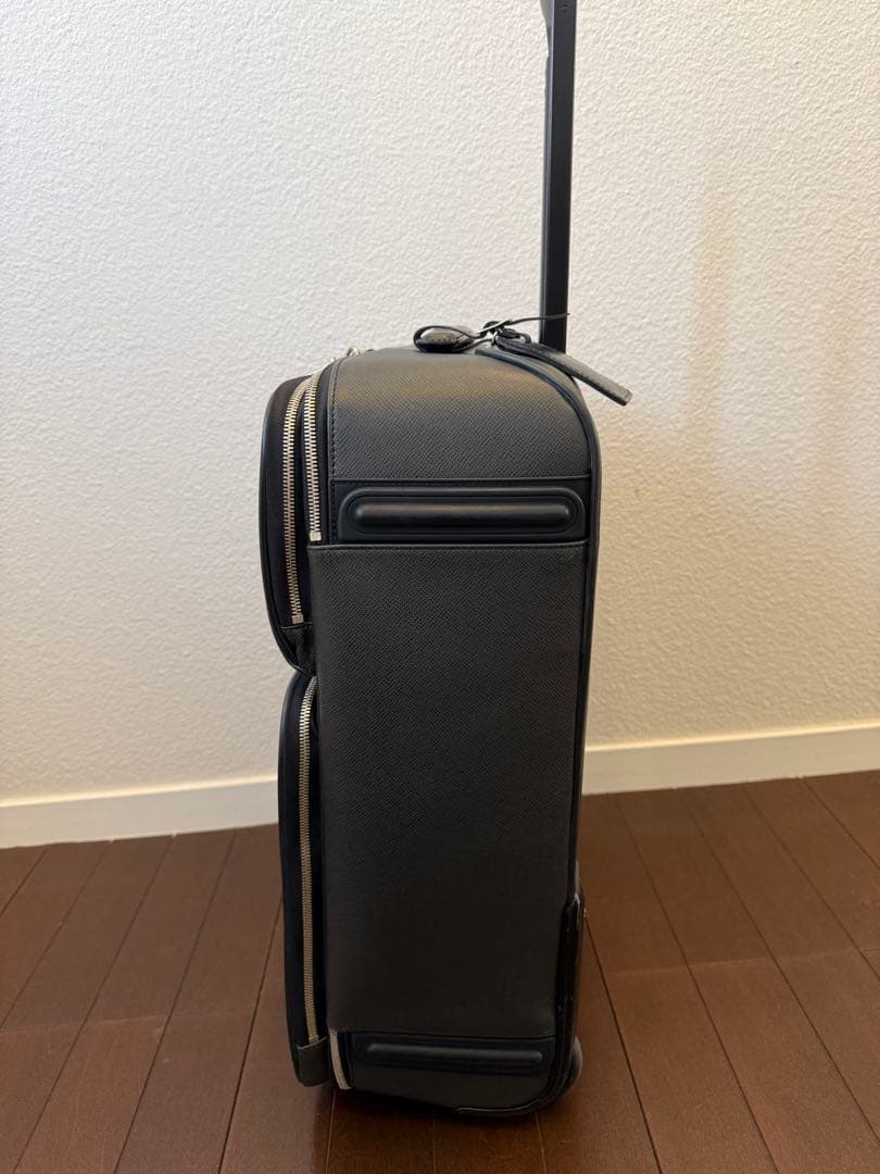 LOUIS VUITTON（ルイ・ヴィトン）キャリースーツケース