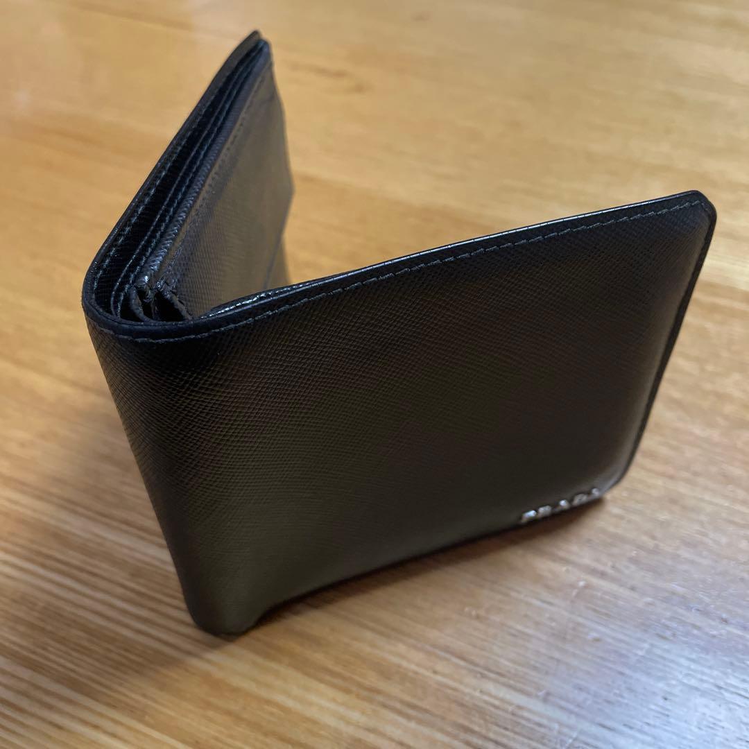 PRADA 折りたたみ財布