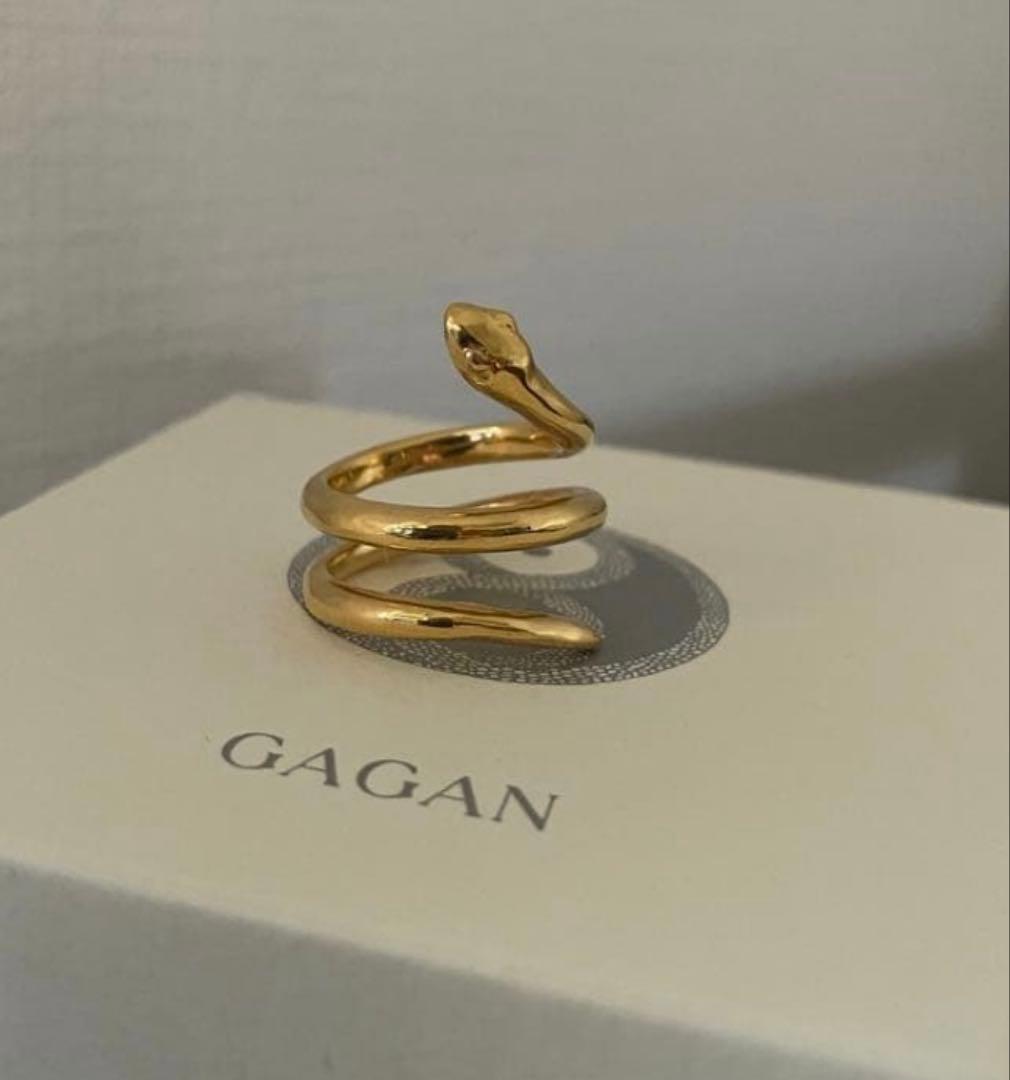 GAGAN 蛇デザインリング ゴールド仕上げ箱付き
