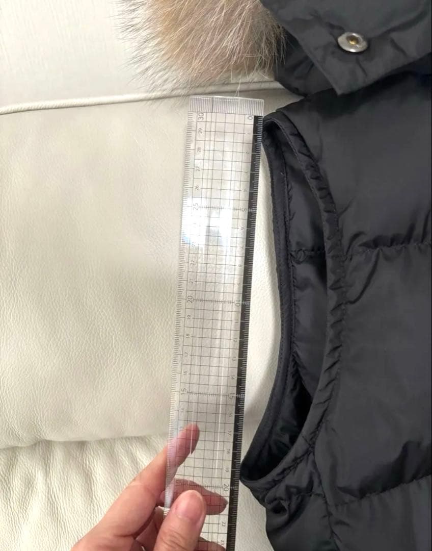 新品 未使用級 モンクレール サイズ1 ファー 黒 MONCLER ダウンベスト