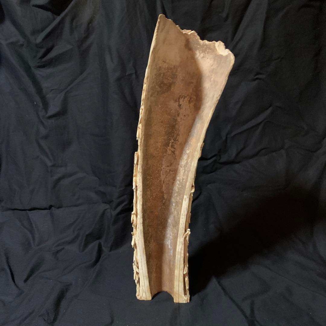 マンモスの牙の置物