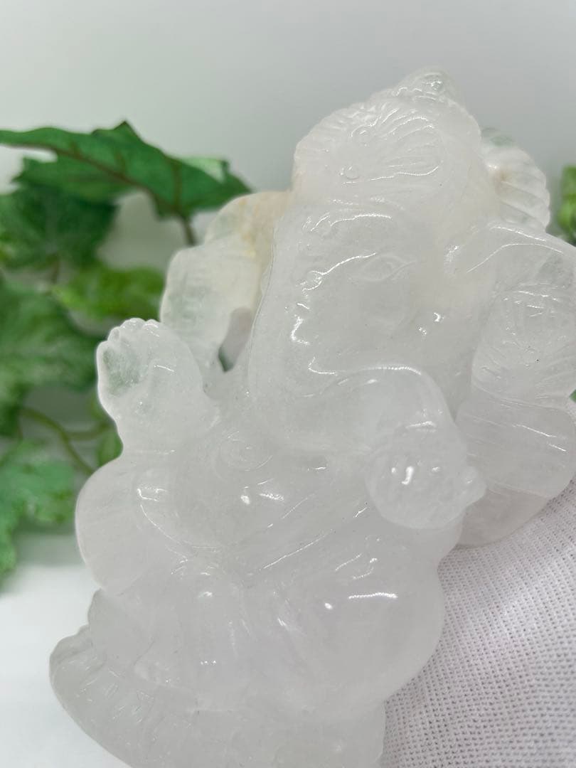 天然石ミルク水晶ガネーシャ置物　No.924