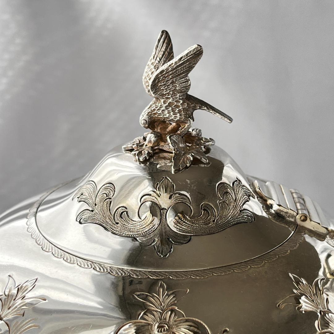 【Martin, Hall 】 イーグルのティーポット【シルバープレート】華麗！