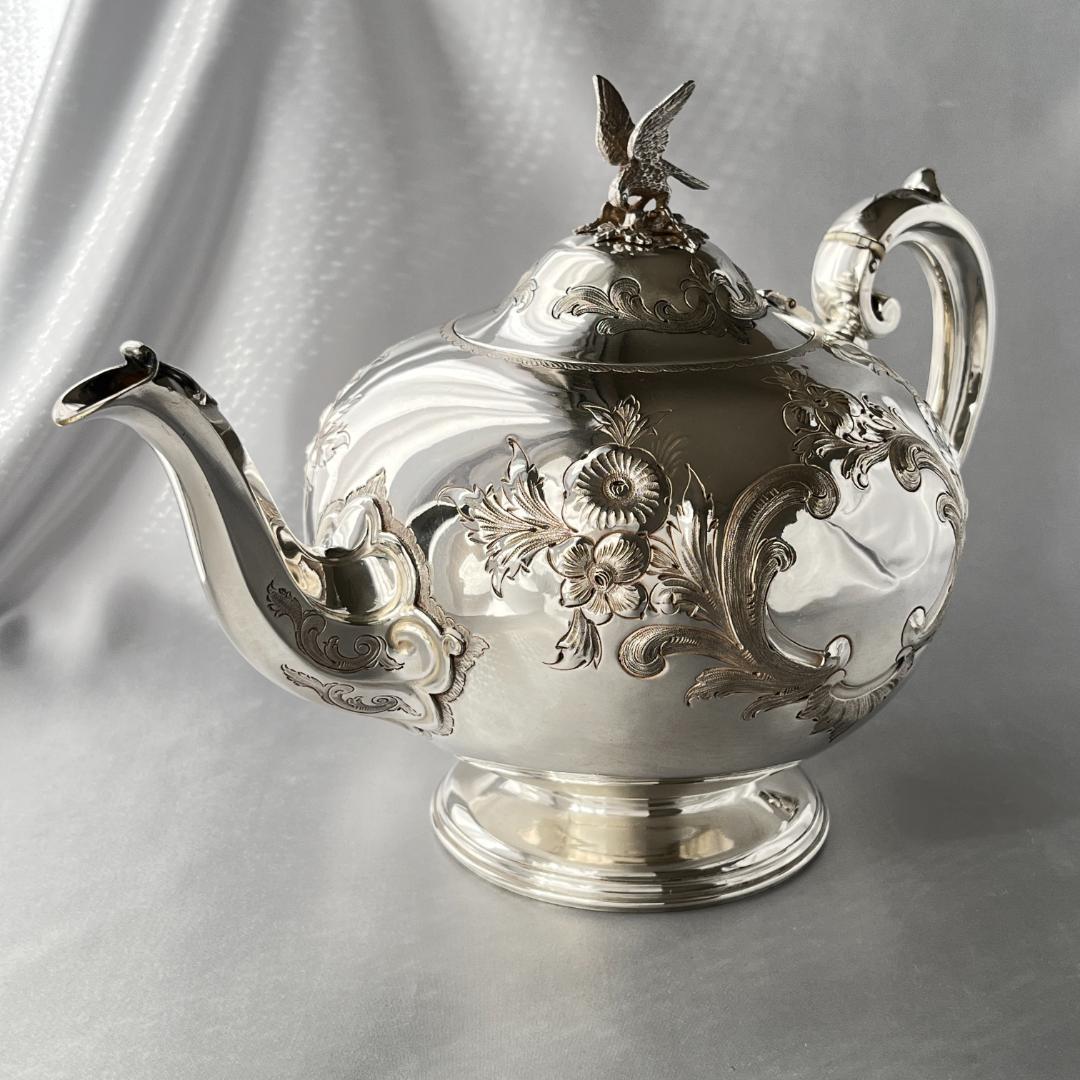【Martin, Hall 】 イーグルのティーポット【シルバープレート】華麗！