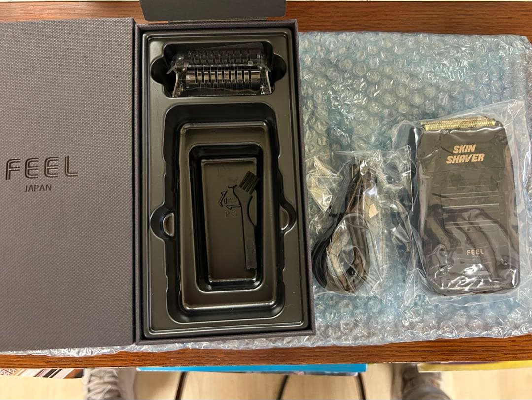 FEEL スキンシェーバー　【美品］