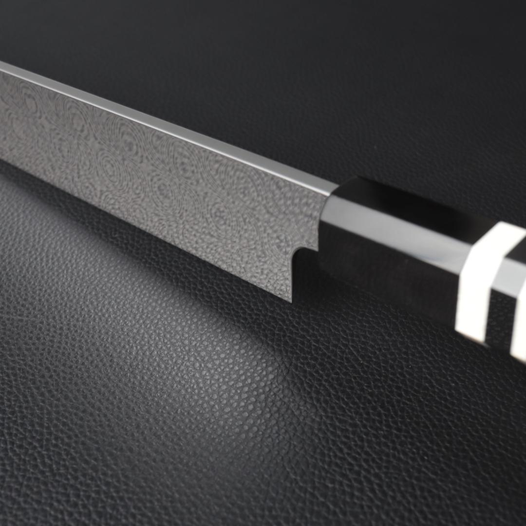 10082ダマスカス 先丸包丁 尺 海流紋 105層 黒檀黒水牛角白三本巻八角柄