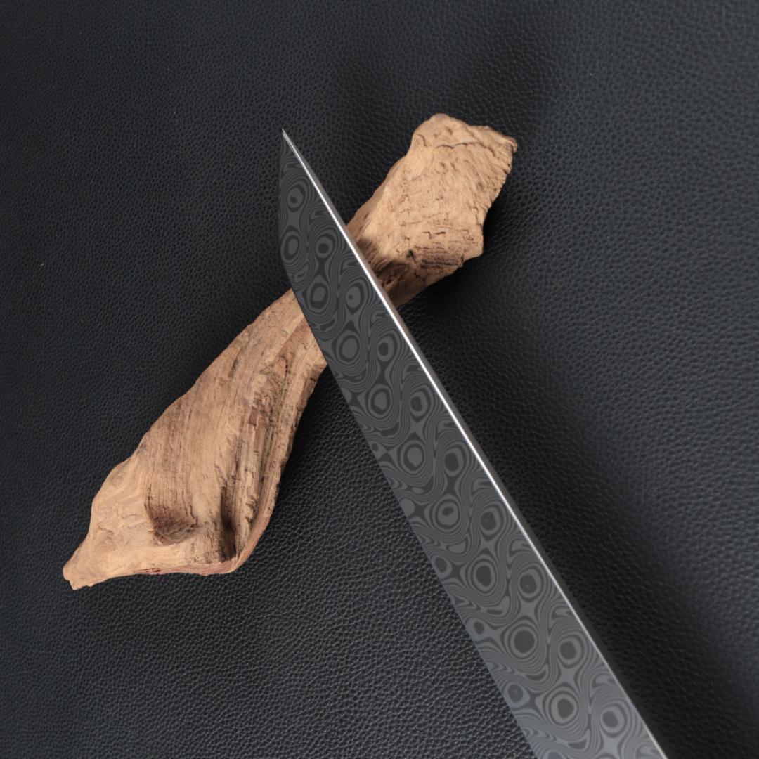 10082ダマスカス 先丸包丁 尺 海流紋 105層 黒檀黒水牛角白三本巻八角柄