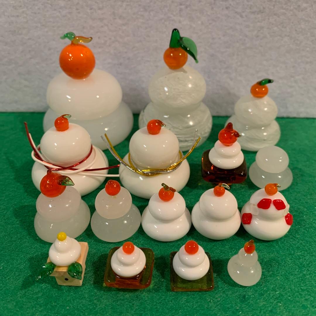 鏡餅と三宝、台座　ガラス細工　ミニチュア