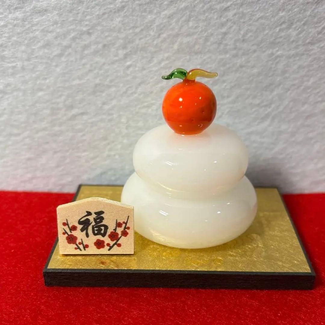 鏡餅と三宝、台座　ガラス細工　ミニチュア