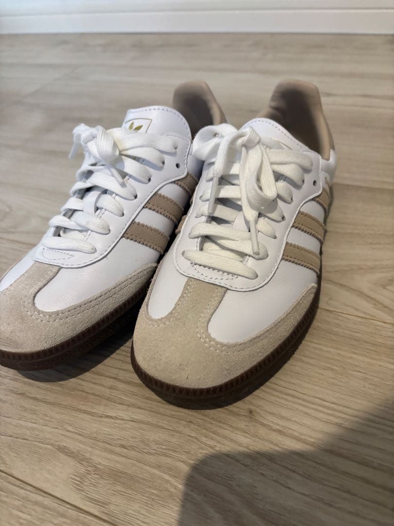 ほぼ新品◉adidas サンバ23.5