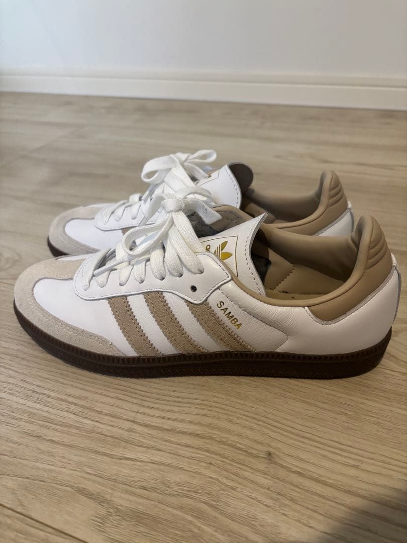 ほぼ新品◉adidas サンバ23.5