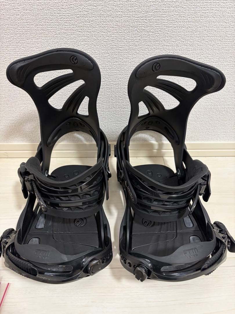 FLUX 81ND1N95 スノーボードビンディング ブラック