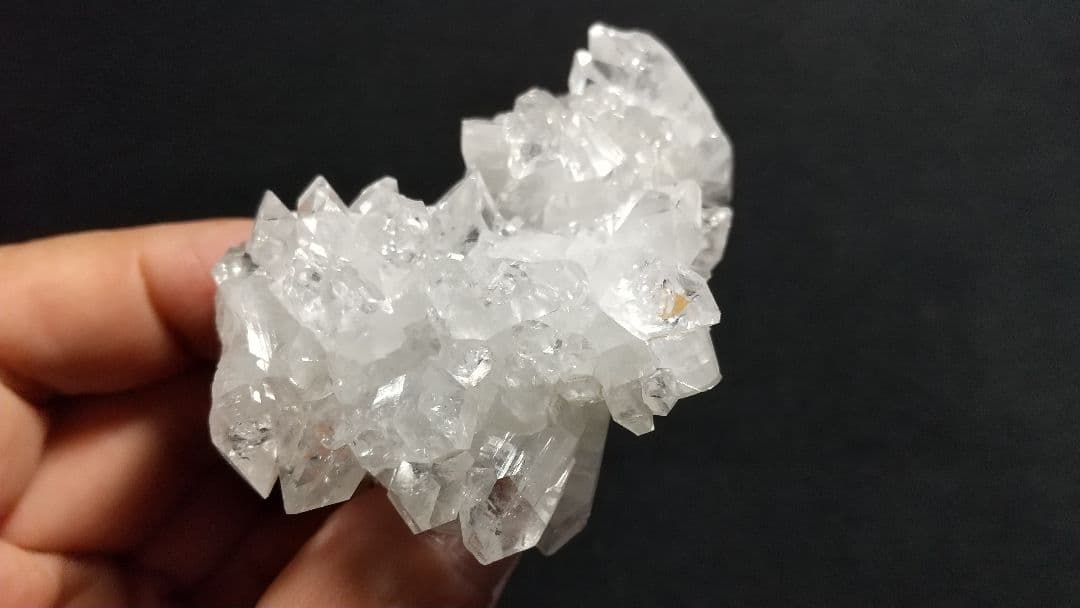 アポフィライト クラスタ―