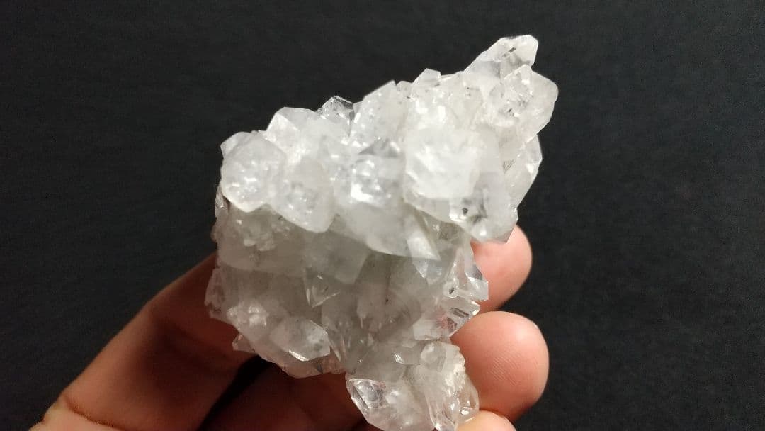 アポフィライト クラスタ―