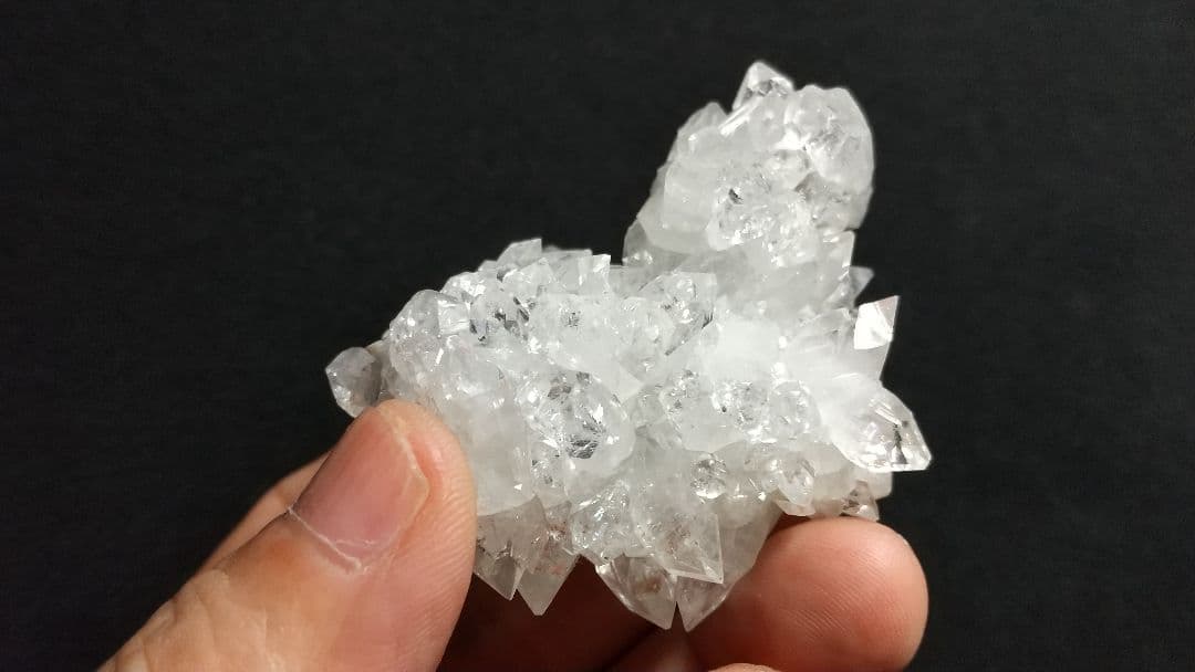 アポフィライト クラスタ―