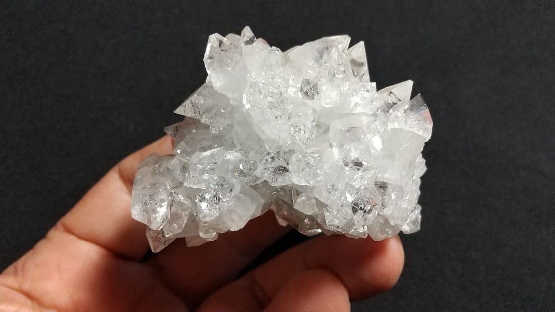 アポフィライト クラスタ―