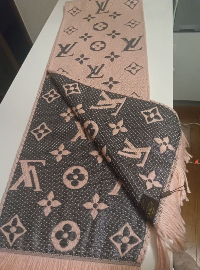 Louisvuitton リバーシブル マフラー ピンク ダークグレー