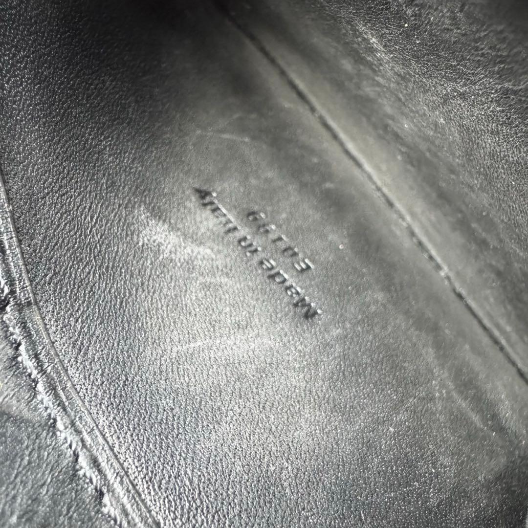 【人気モデル】ベルルッティ イタウバスクエア スクリットレザー ジップウォレット