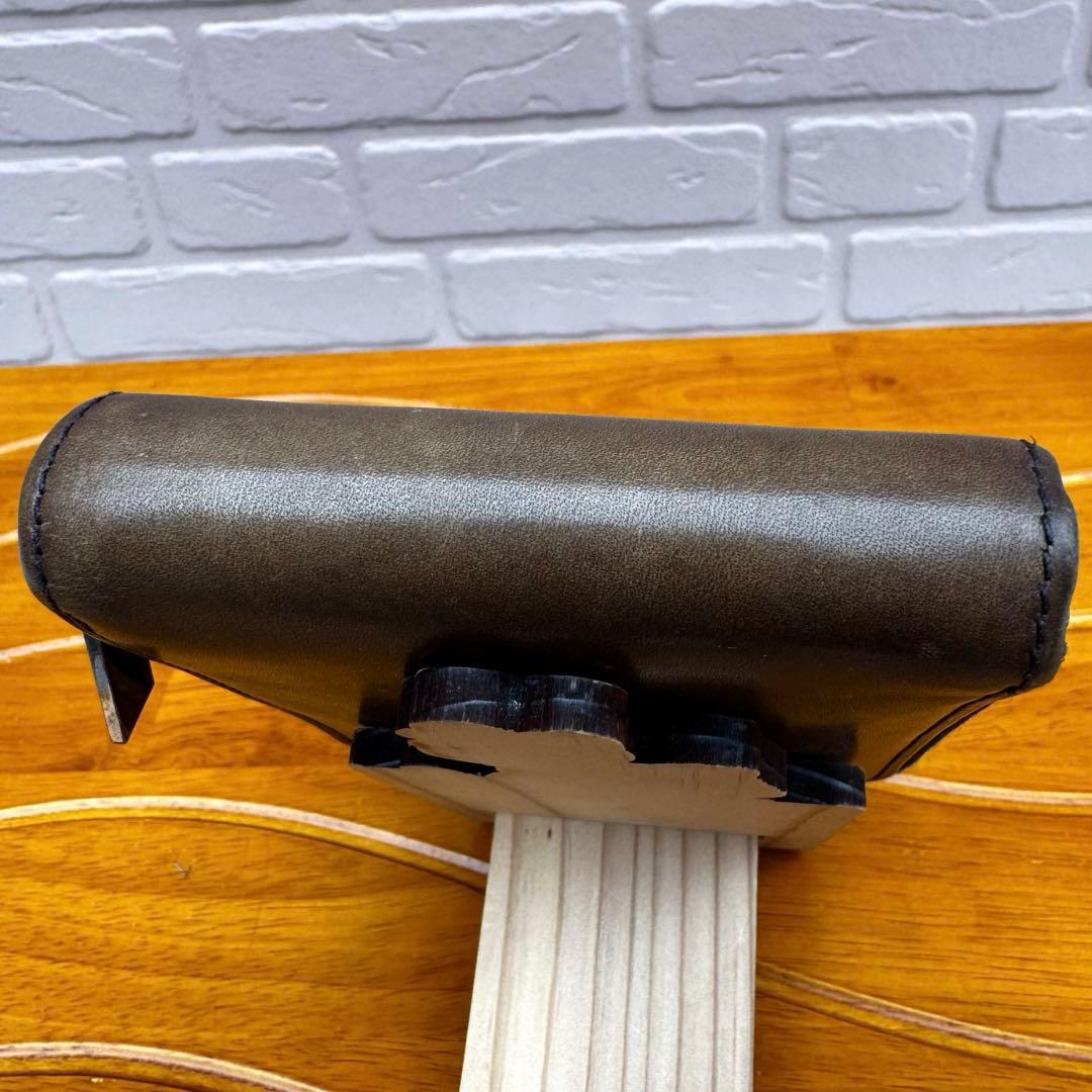 【人気モデル】ベルルッティ イタウバスクエア スクリットレザー ジップウォレット