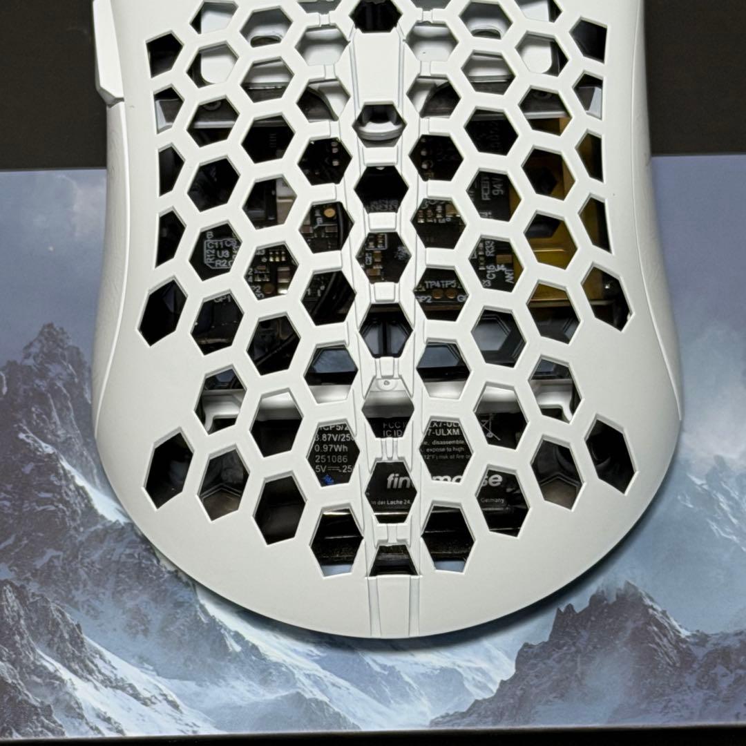 【開封のみ】Finalmouse ULX Frostlord Medium