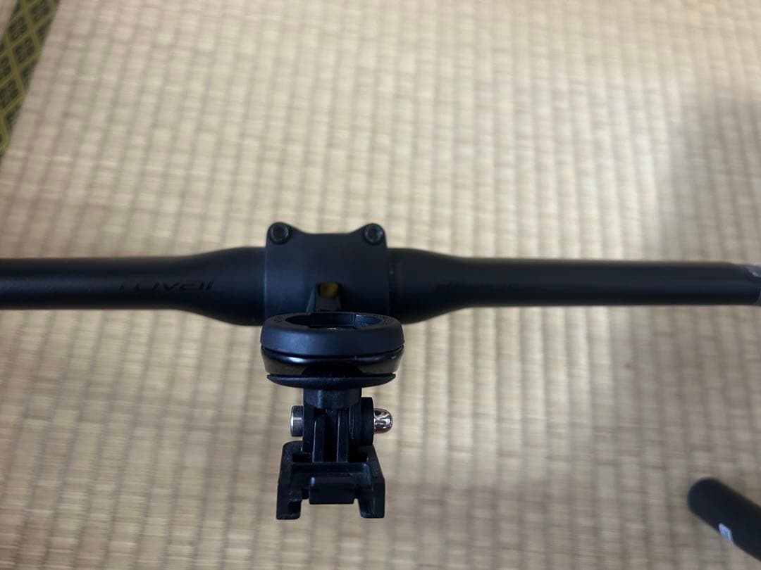 ロヴァール　ラピーデハンドルバーとターマックステム