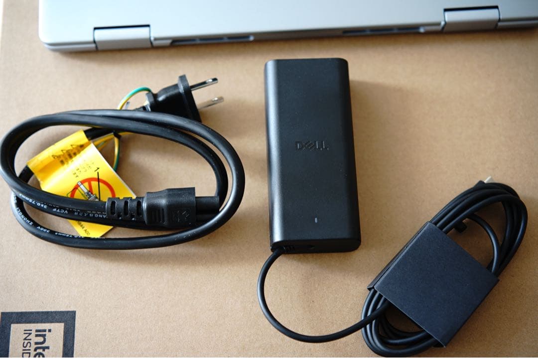 極美品使用浅 Dell 14 Plus 2-in-1 DB04250