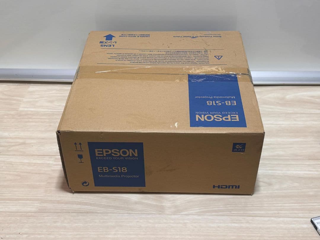 Epson EB-S18 プロジェクター 本体
